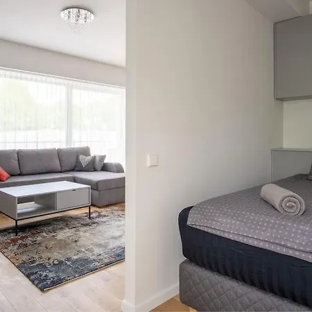 Perfect Location, Air-conditioning, Big Balcony, Private Parking! * Pärnu