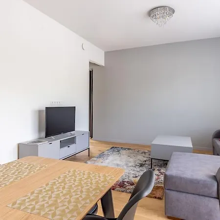 Perfect Location, Air-conditioning, Big Balcony, Private Parking! *