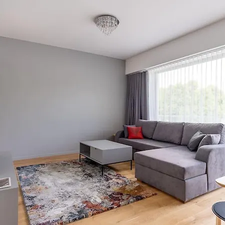 Perfect Location, Air-conditioning, Big Balcony, Private Parking! *